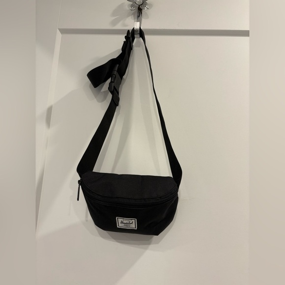Herschel Supply Co. Hip Pack Belt Bag Classic Black - Picture 2 of 10